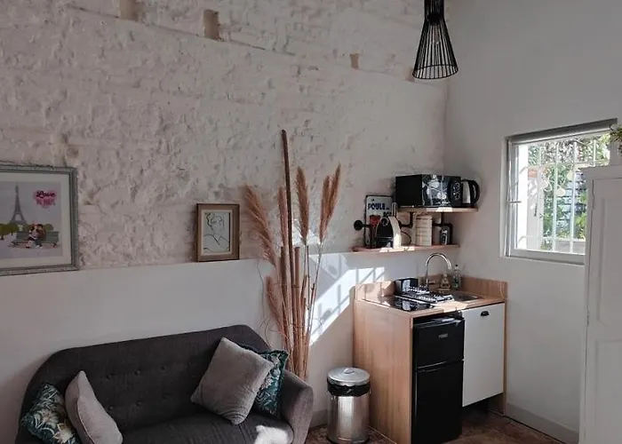 Studio Avec Jardin A 10 Mn A Pied Du Centre Ville